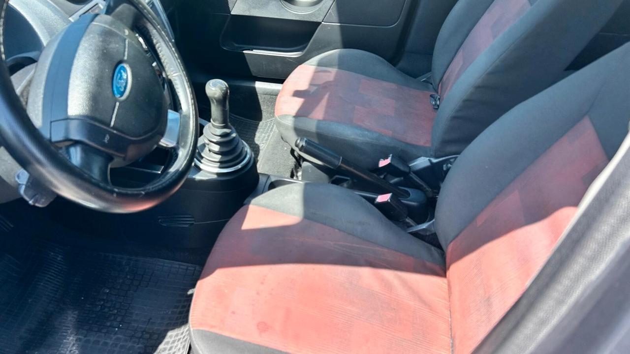 Ford Fiesta 1.4 TDCi 5p. Ghia
