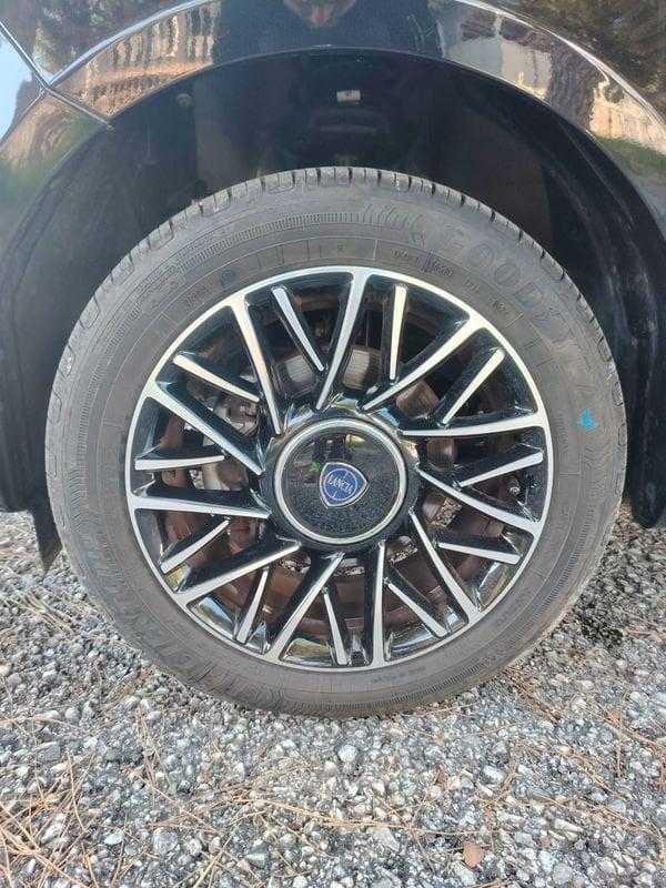 Lancia Ypsilon Ypsilon 1.0 FireFly 5 porte S&S Hybrid Platino