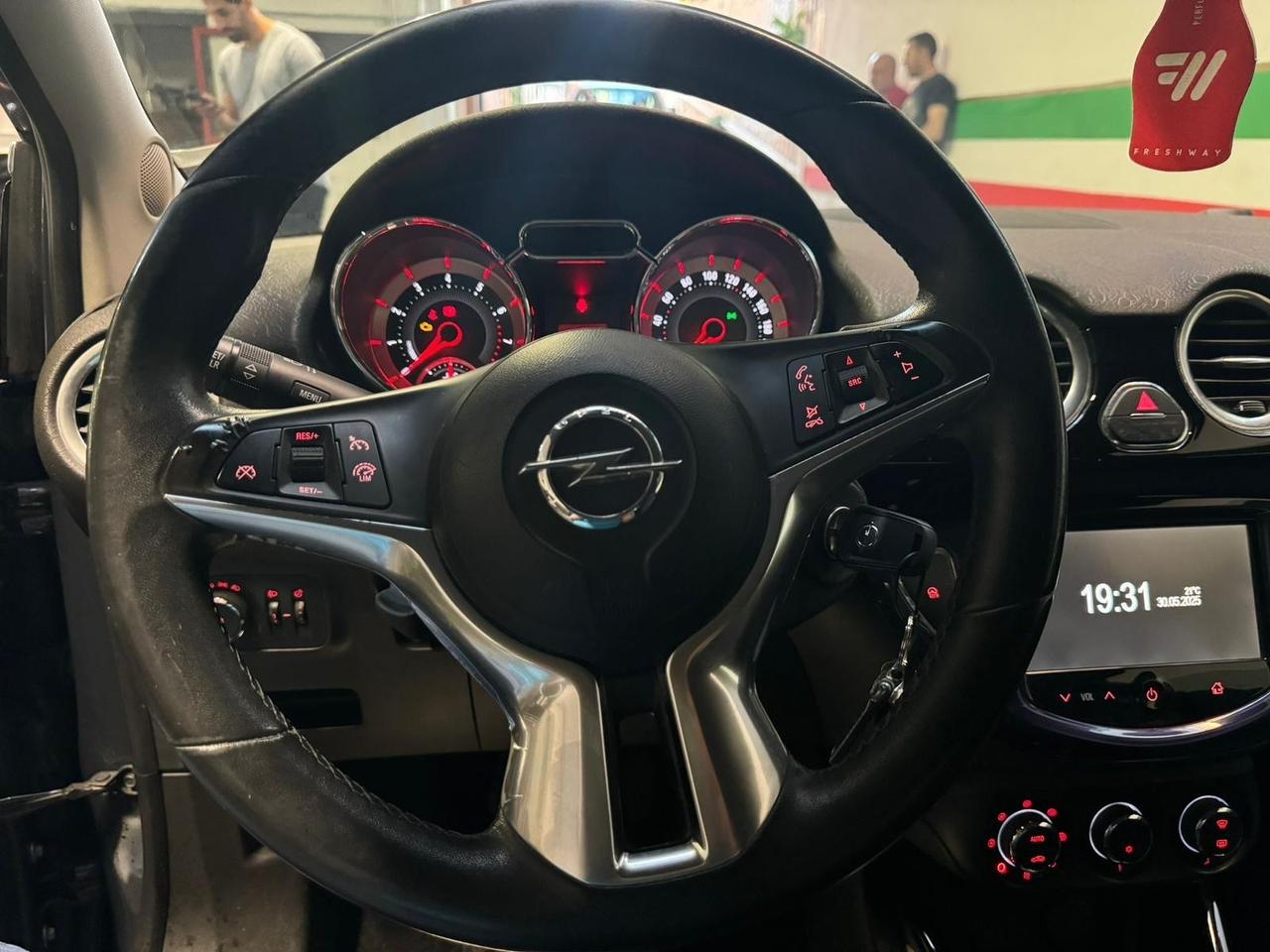Opel Adam 1.2 70 CV Glam