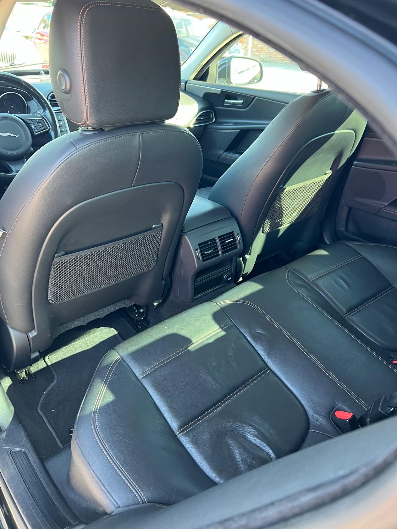 Jaguar XE 2.0 D Turbo 180CV Pure