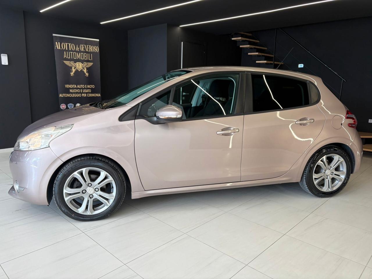 Peugeot 208 1.4 HDi 68 CV 5 porte Allure