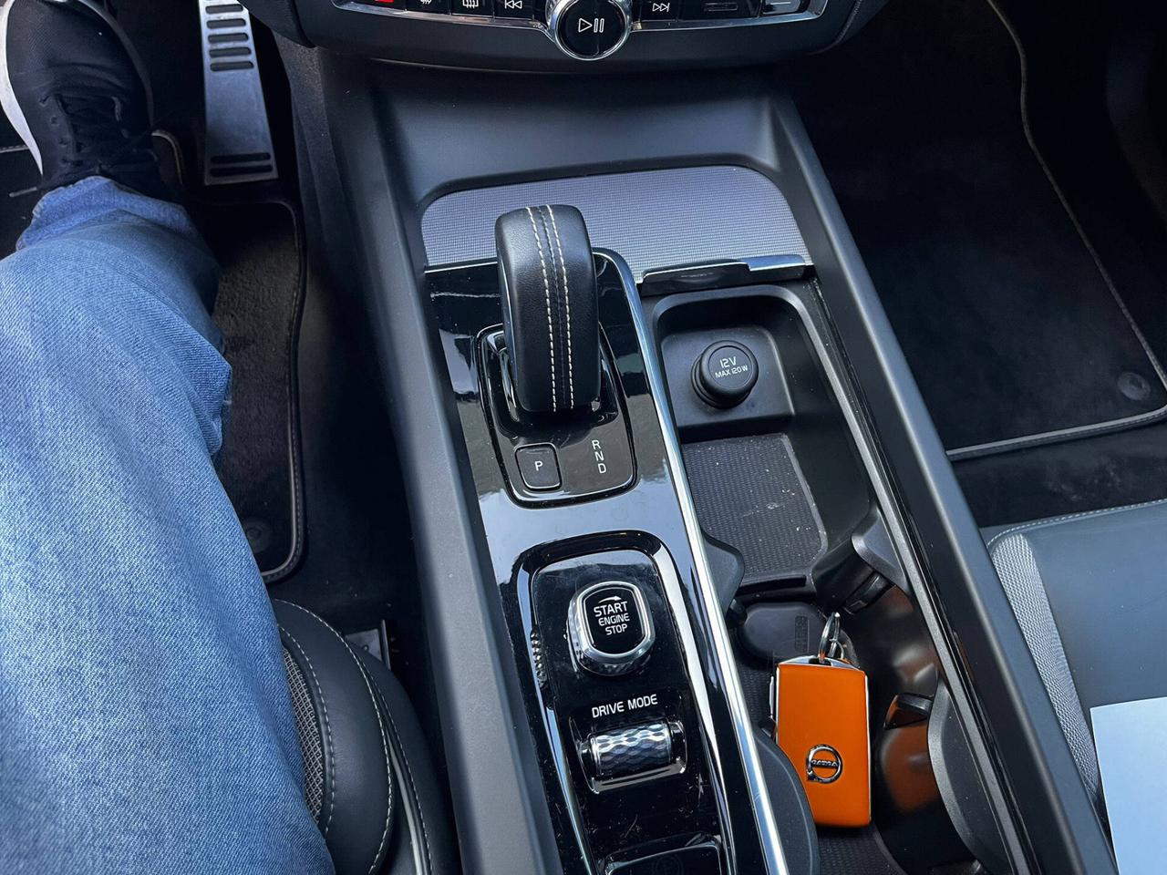 Volvo XC 60 2.0 197CV AWD R-DESIGN HYBRID/DIESEL **PREZZO VERO