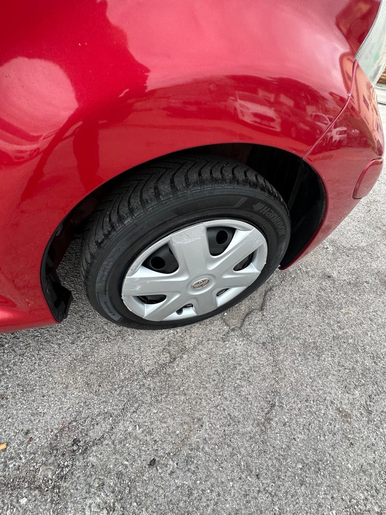 Toyota Aygo 1.0 12V VVT-i 3 porte Sol Red Edition