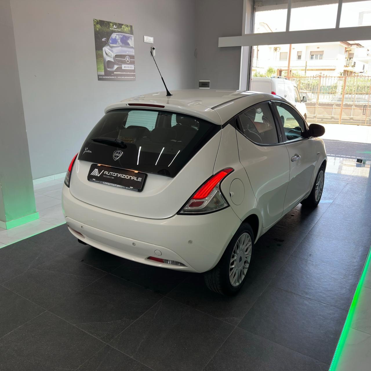 Lancia Ypsilon 1.2 69 CV 5 porte Gold my18