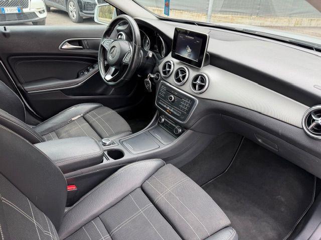 MERCEDES-BENZ GLA 200 d Automatic Premium