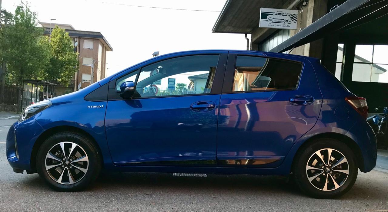 Toyota Yaris 1.5 Hybrid 5 porte Lounge Stupenda Doppio Treno Gomme