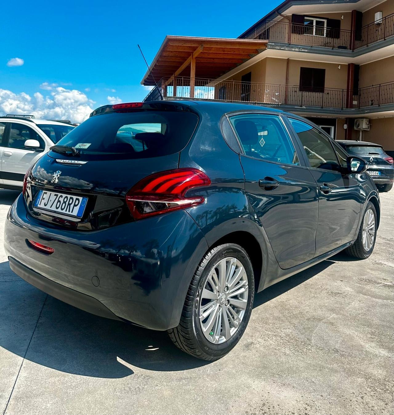 Peugeot 208 BlueHDi 75 5 porte Allure