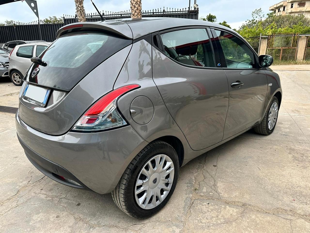 Lancia Ypsilon 1.2 69 CV 5 porte S&S Elefantino Blu