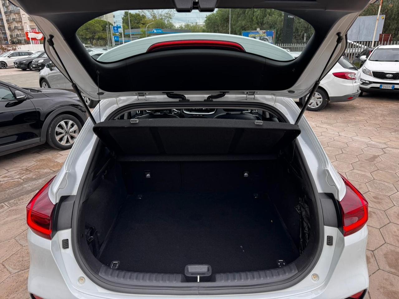 KIA XCEED 1.0 GPL 120CV SUPER ACCESSORIATA