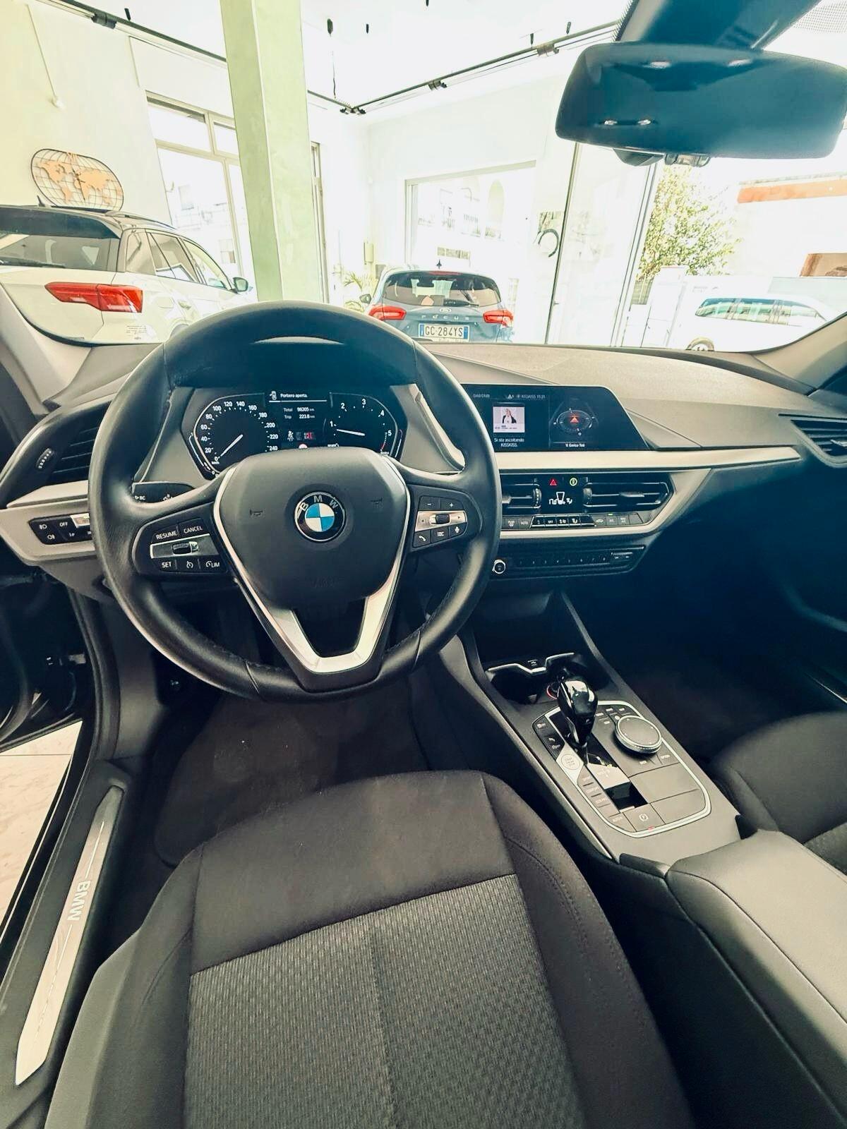 Bmw 118 118d 5p. Business Advantage