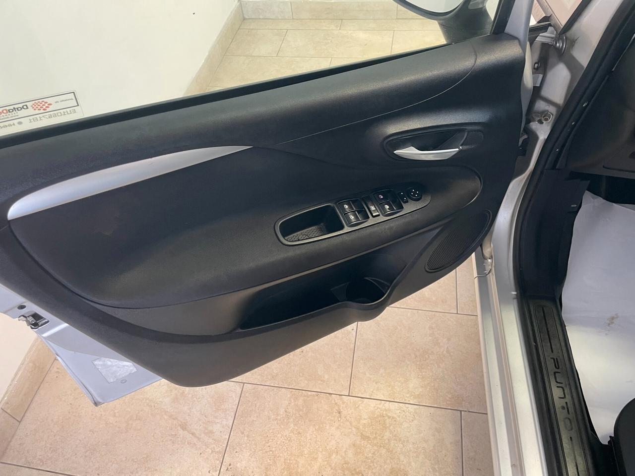 Fiat Punto 1.3 85 CV MJT Lounge TETTO APRIBILE Neopatentati