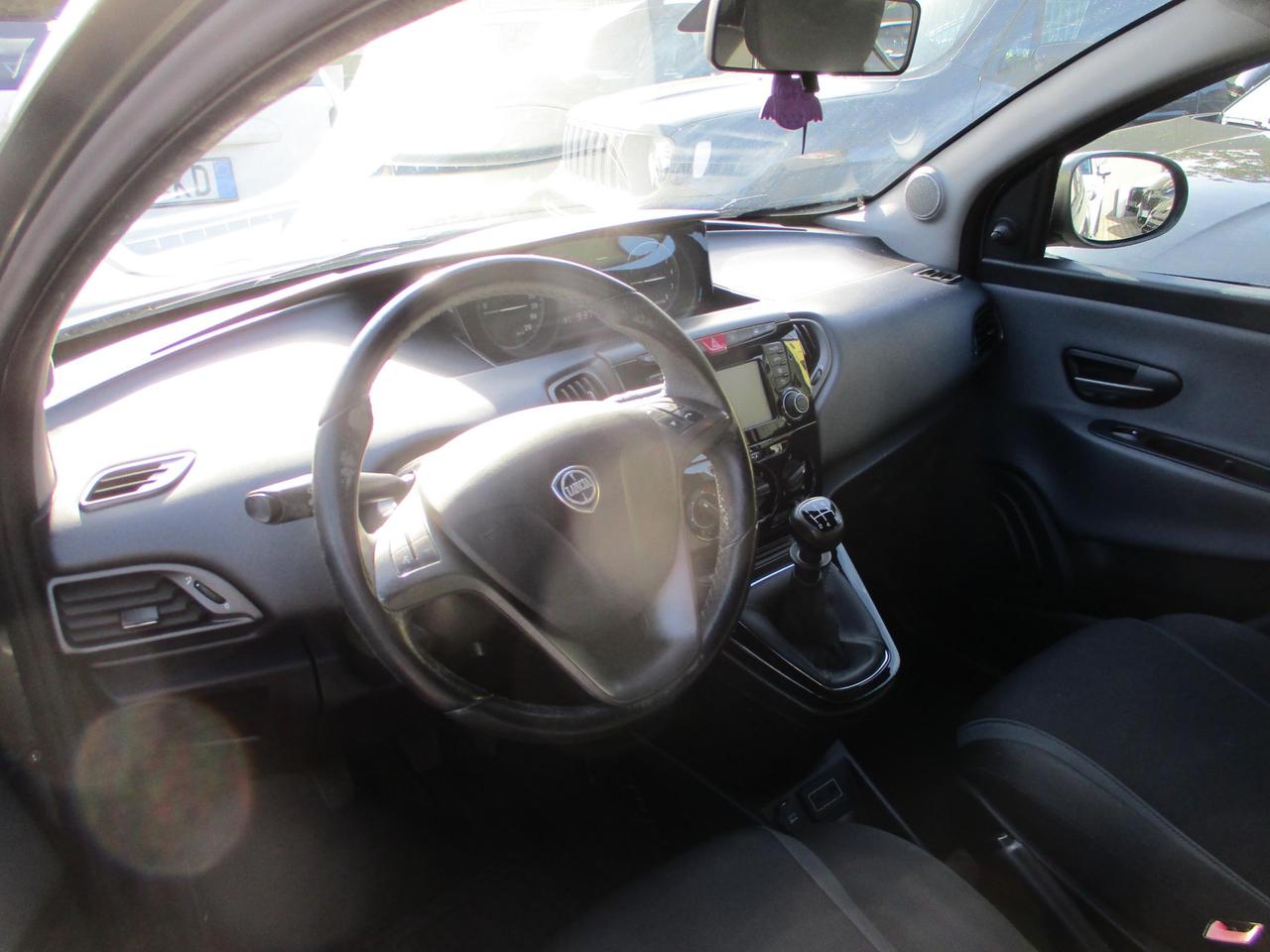 Lancia Ypsilon 5 Porte Ypsilon 1.2 Gold 69cv my16 OK NEOPAT./Bluetooth