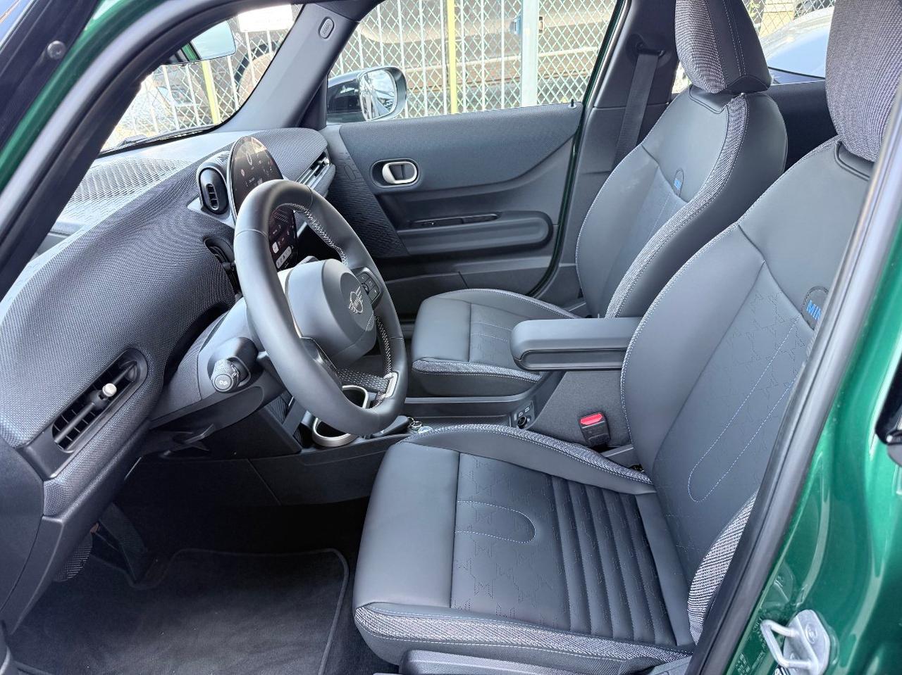 Mini Cooper 5 Porte C Favoured 1.5 Auto Favoured