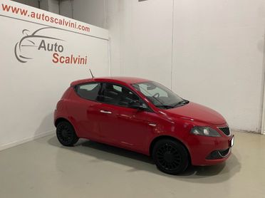 Lancia Ypsilon 1.0 FireFly 5 porte S&S Hybrid Silver