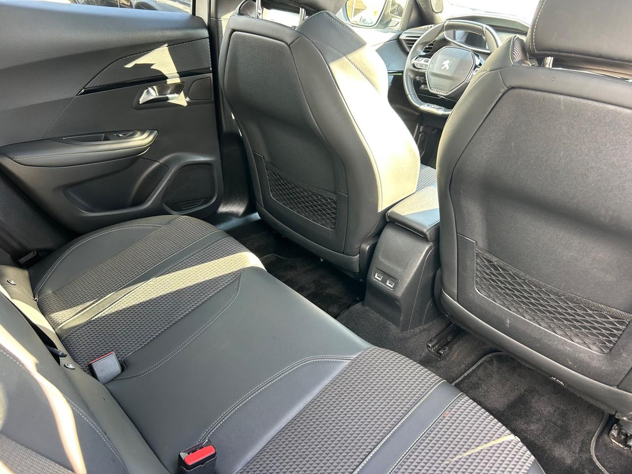 Peugeot 2008 PureTech 130 S&S GT