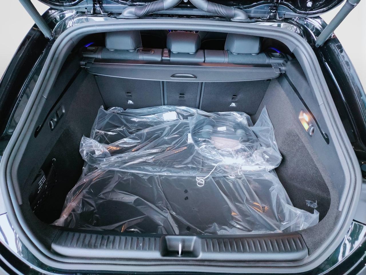 Mercedes-Benz CLA 250+ con tecnologia EQ