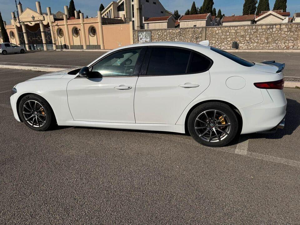 Alfa Romeo Giulia 2.2 Turbodiesel 150 CV