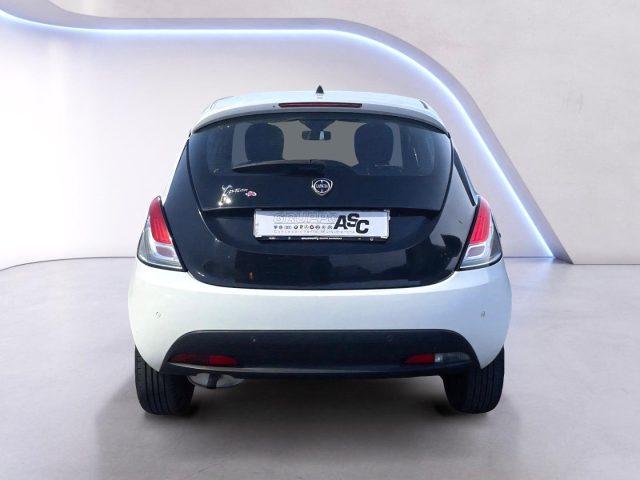 LANCIA Ypsilon 1.2 BENZ 69 CV 5 porte Silver