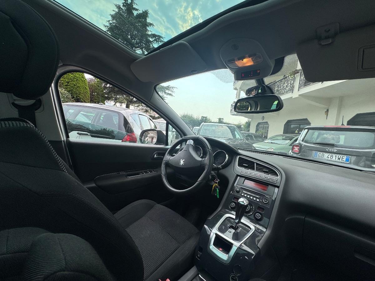 PEUGEOT 5008 1.6 HDi 112CV Allure Camb autom