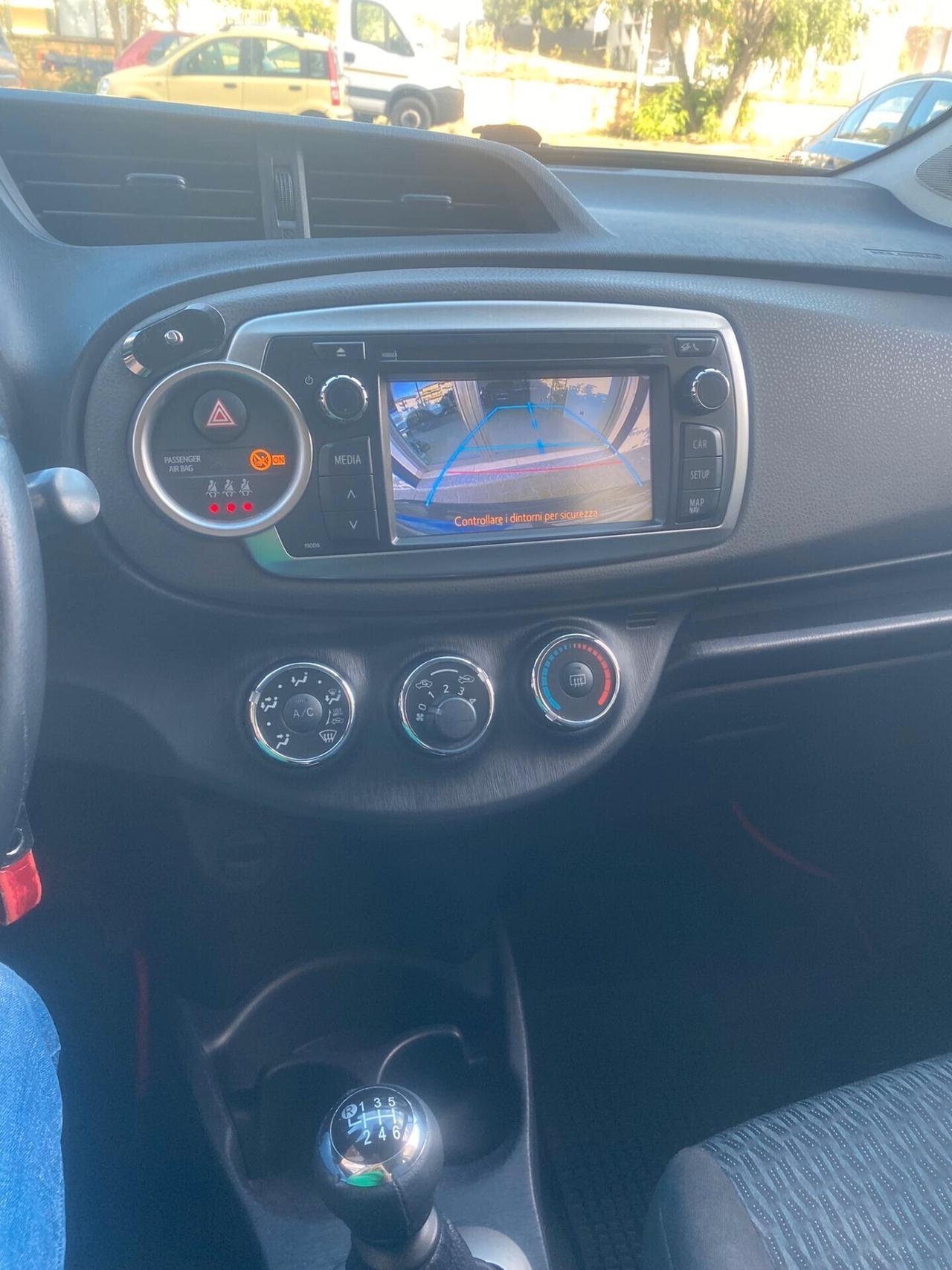 Toyota Yaris 1.4 D-4D 5 porte Lounge passaggio incluso