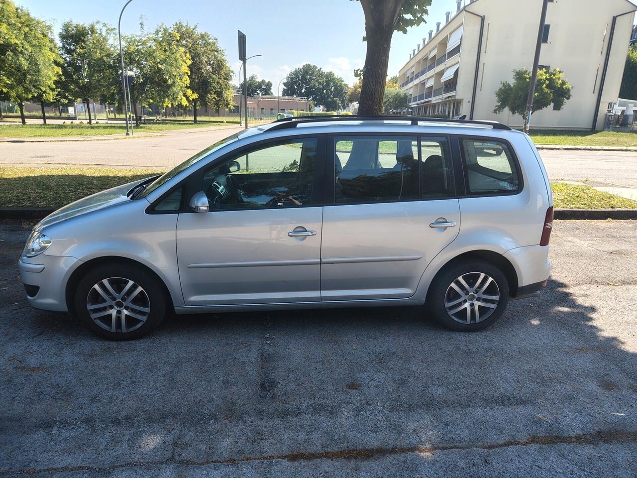 Volkswagen Touran 2.0 Highline METANO