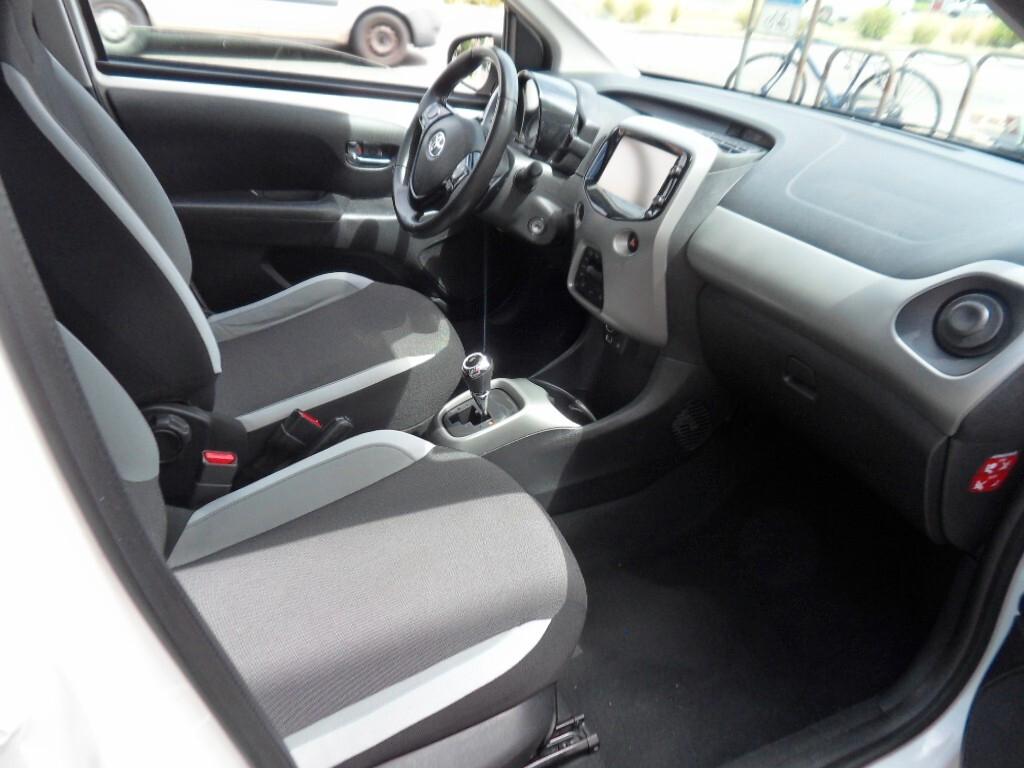 Toyota Aygo 1.0 VVT-i 69 CV 5 porte x-business MMT