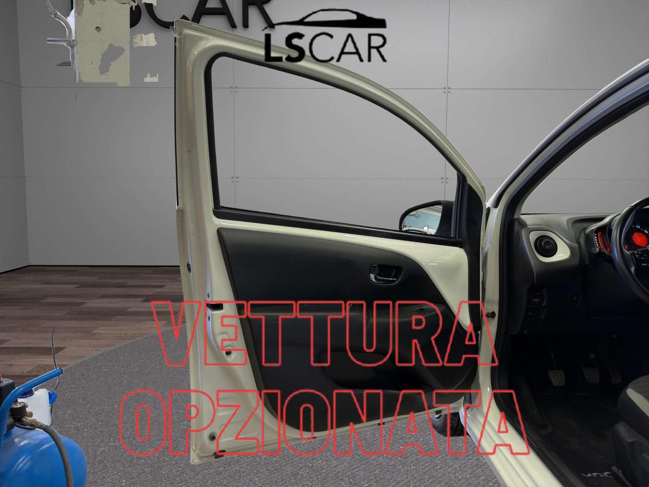 Toyota Aygo Connect 5p 1.0 x-business 72cv - Unipro - Promo Finanziamento