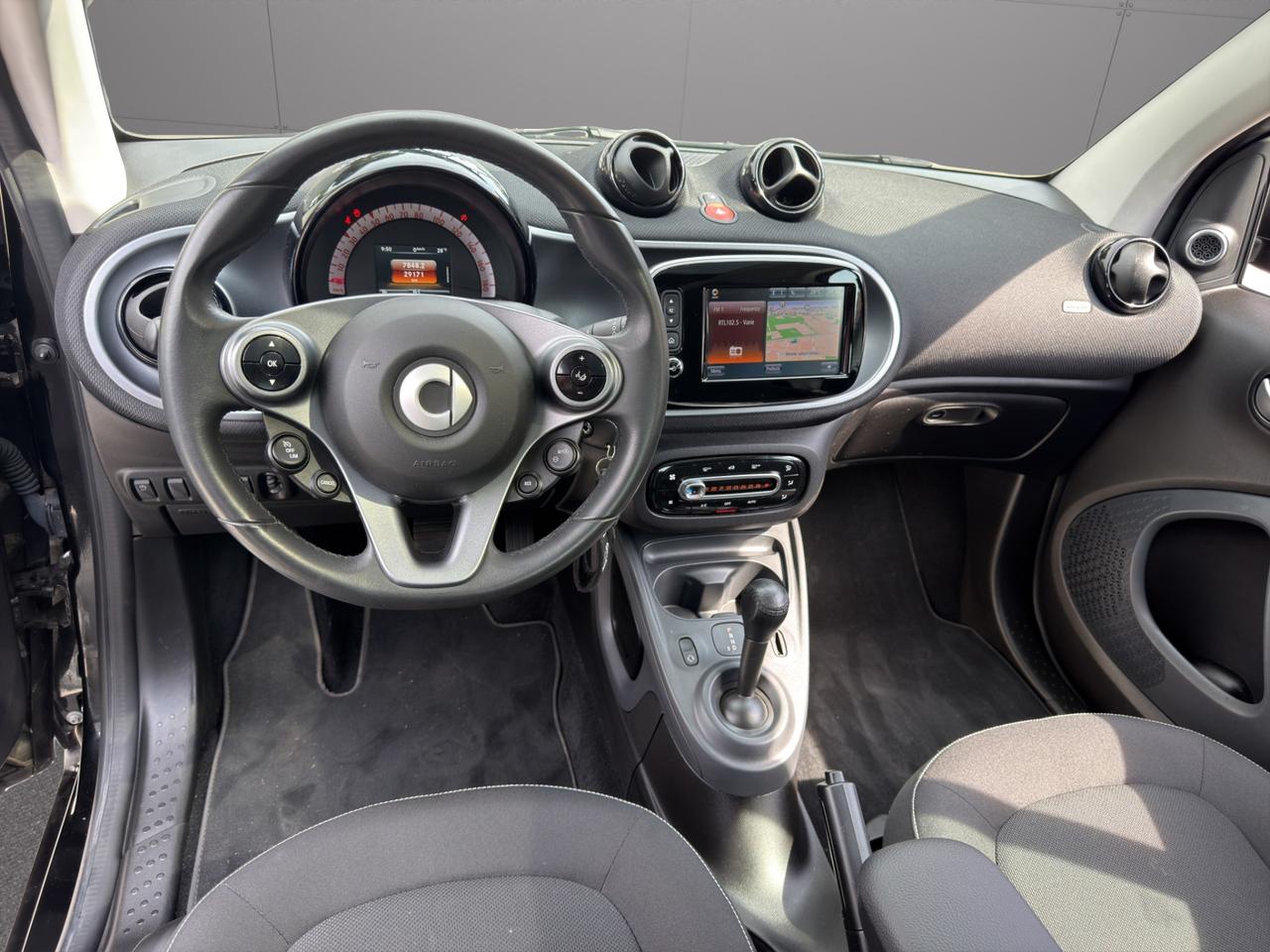 Smart fortwo coupe 0.9 Passion Turbo 90cv - Unico proprietario - Sedili riscaldabili - Cerchi in lega - Luci Led - Tetto panoramico - Schermo touch