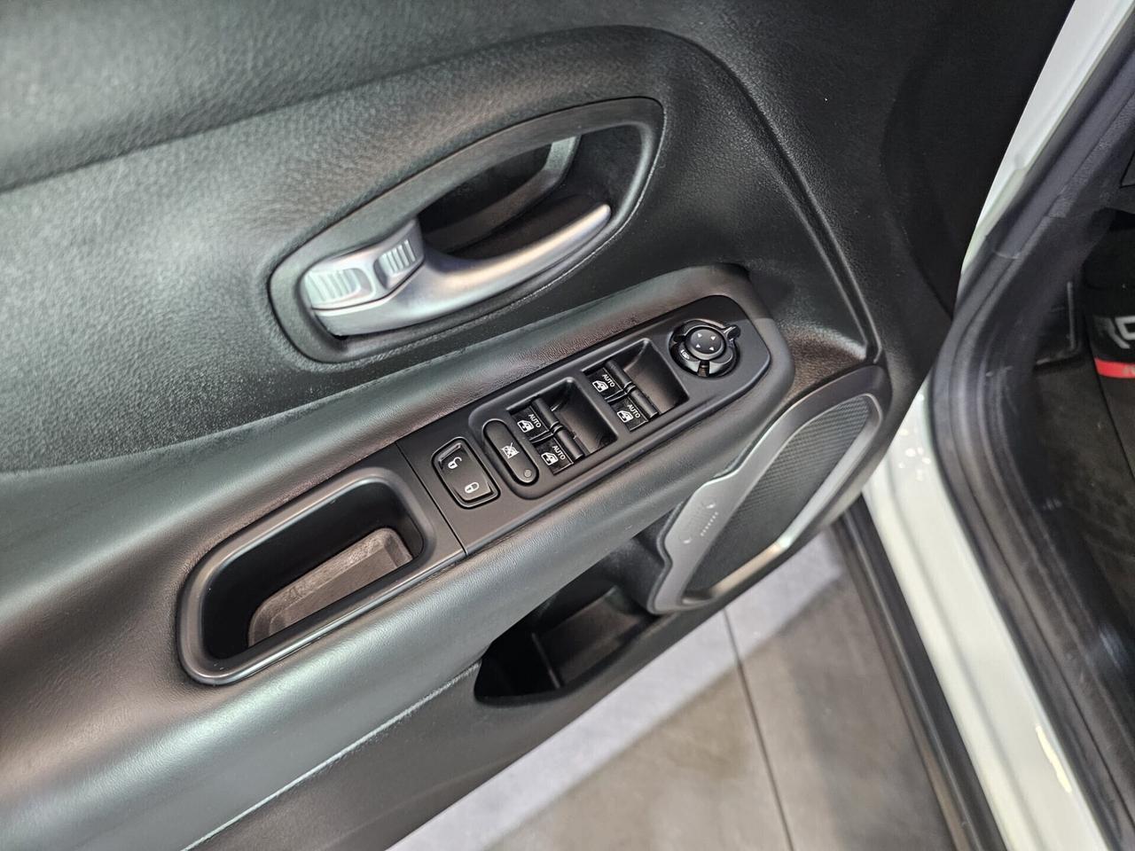 Jeep Renegade 1.6 Mjt DDCT 120 CV S