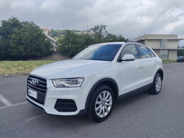 AUDI Q3 2.0 tdi Business 150cv s-tronic