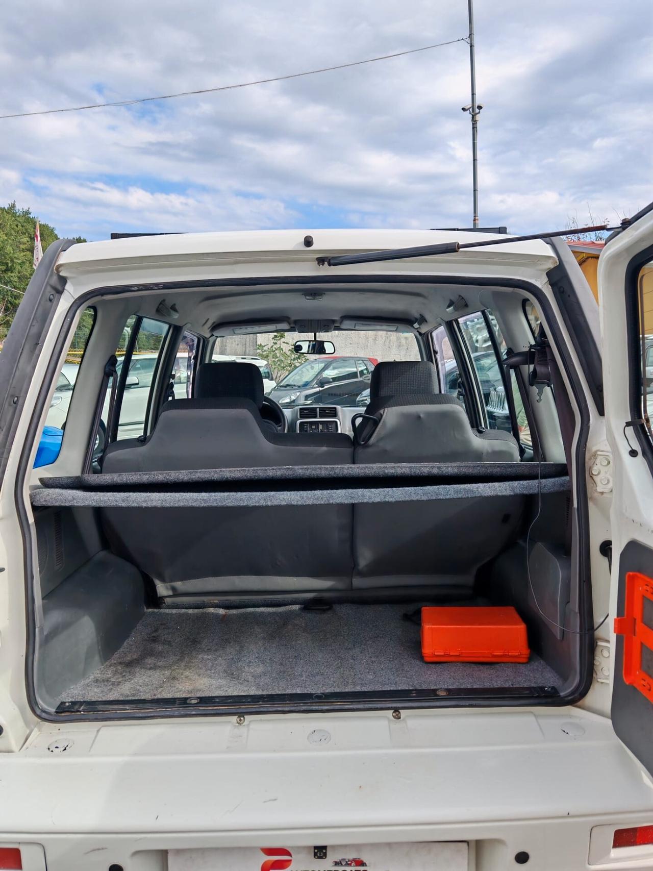 Santana PS 300 350 1.6 HDI Metal Top cat 5p.