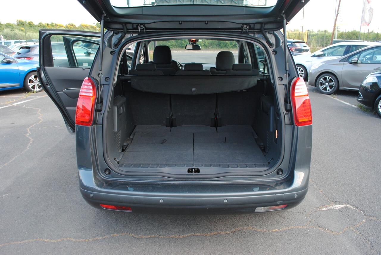 PEUGEOT 5008 1,6 HDI 114 CV