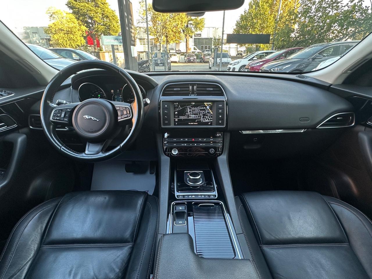 Jaguar F-Pace 2.0 D 180 CV AWD Portfolio