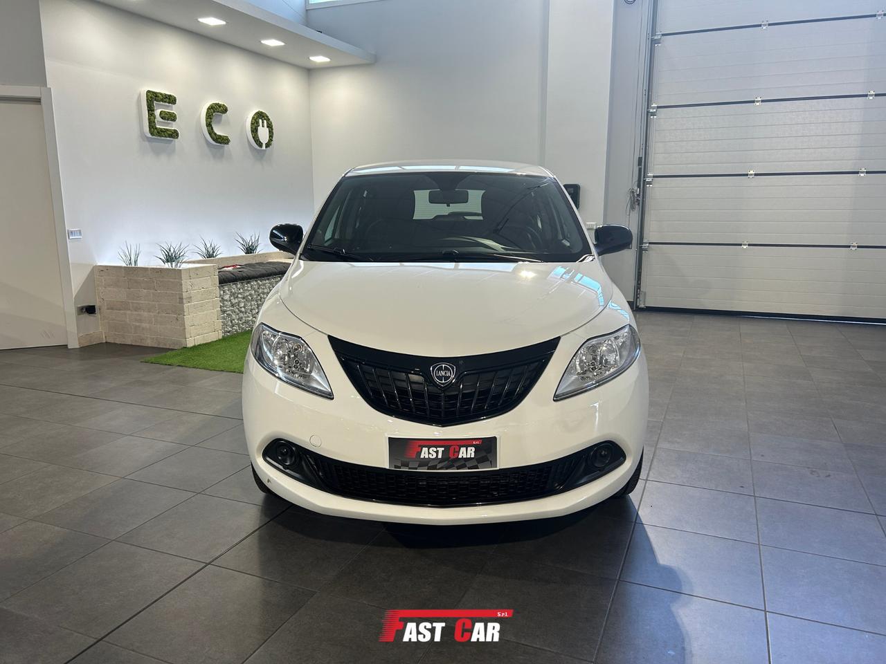 Lancia Ypsilon 1.0 FireFly 5 porte Hybrid Silver