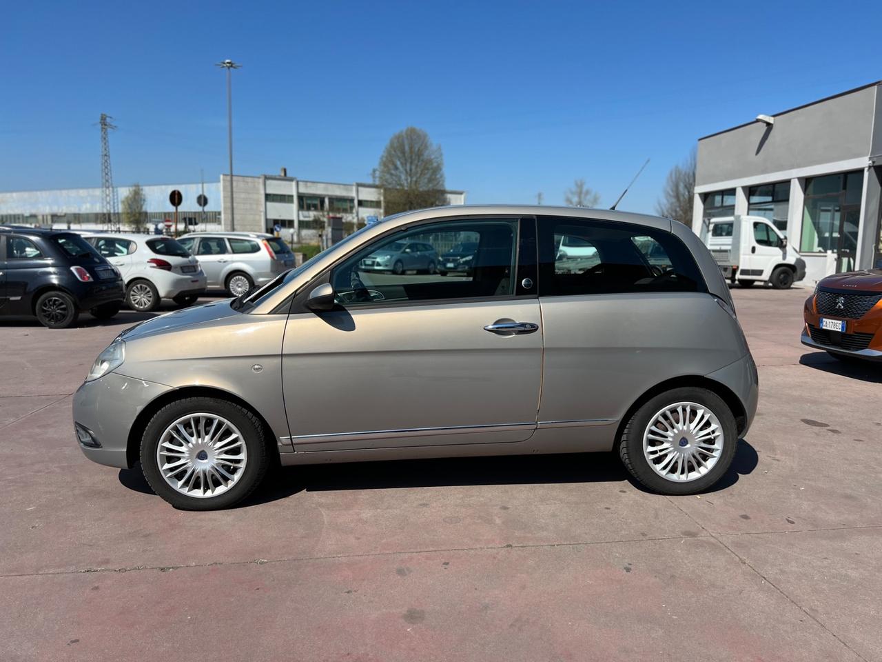 Lancia Ypsilon 1.4 Argento Ecochic GPL