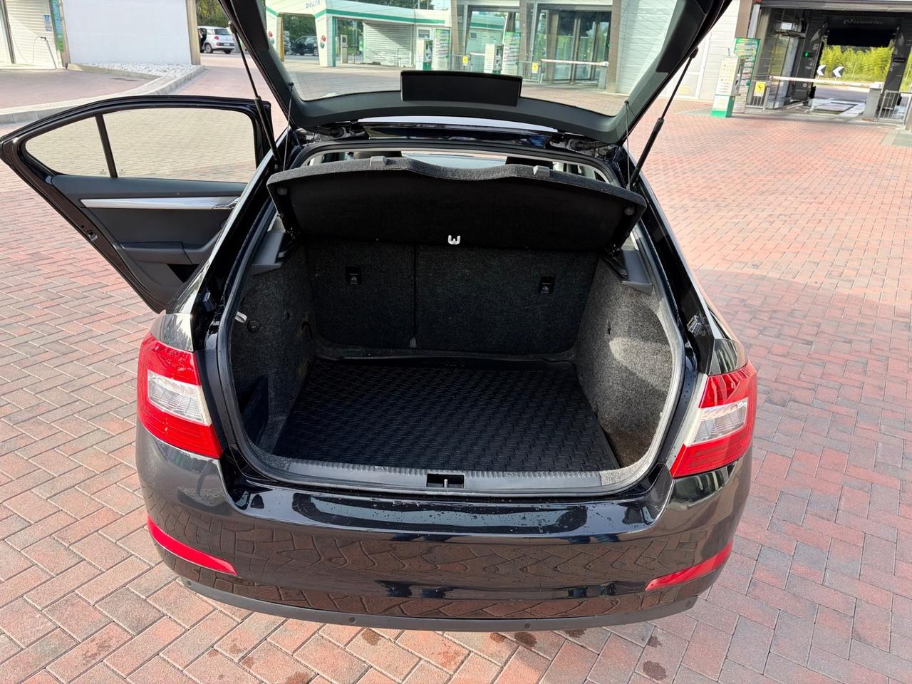 Skoda Octavia 1.6 TDI 2013 Elegance BERLINA