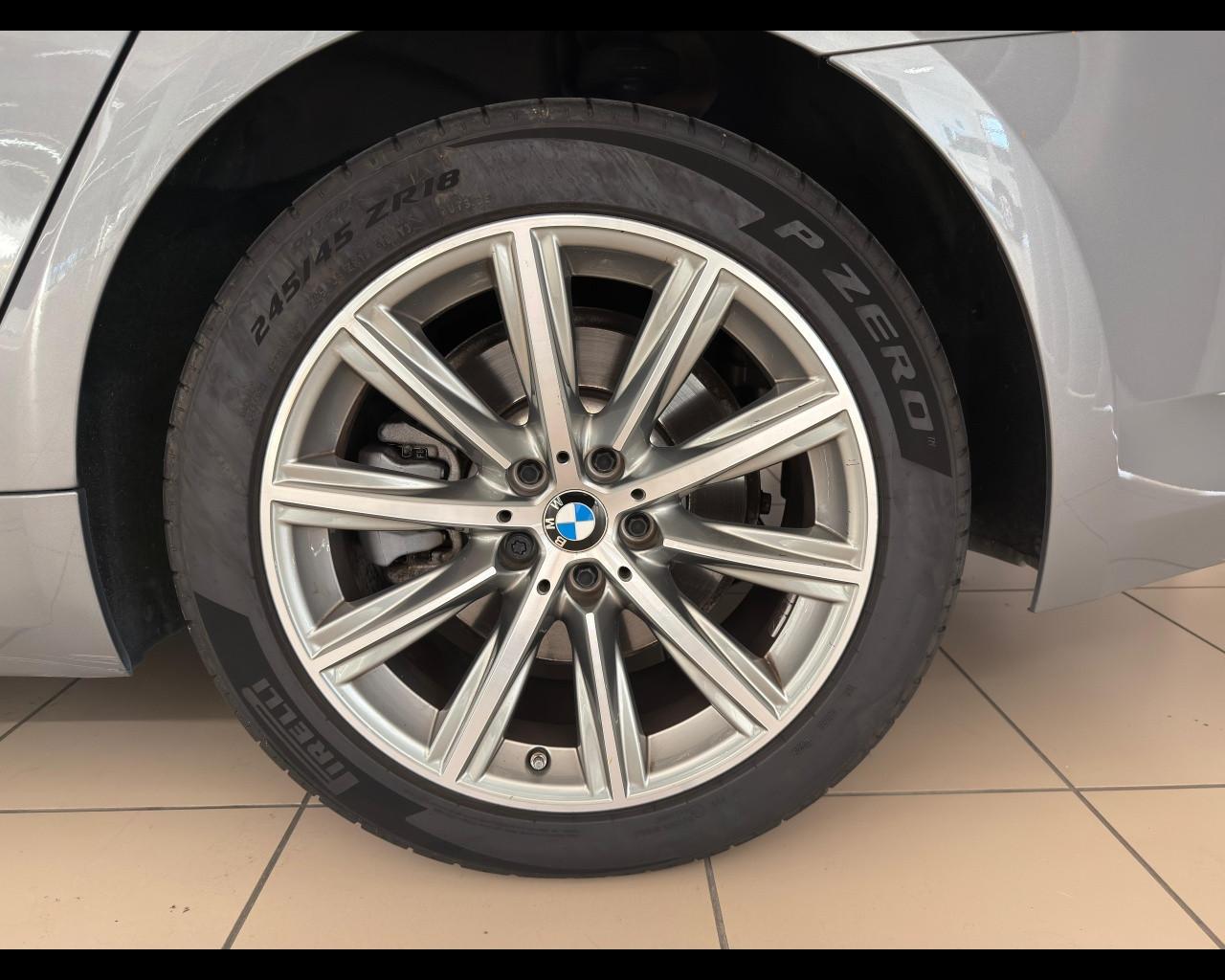 BMW Serie 5(G30/31/F90) - 520d 48V xDrive Business