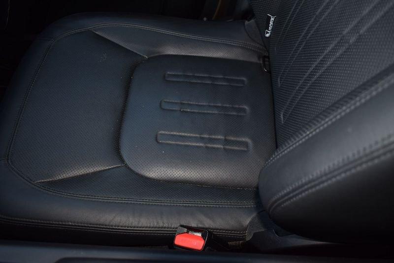 Land Rover Defender Defender 110 2.0 SD4 240CV AWD Auto HSE