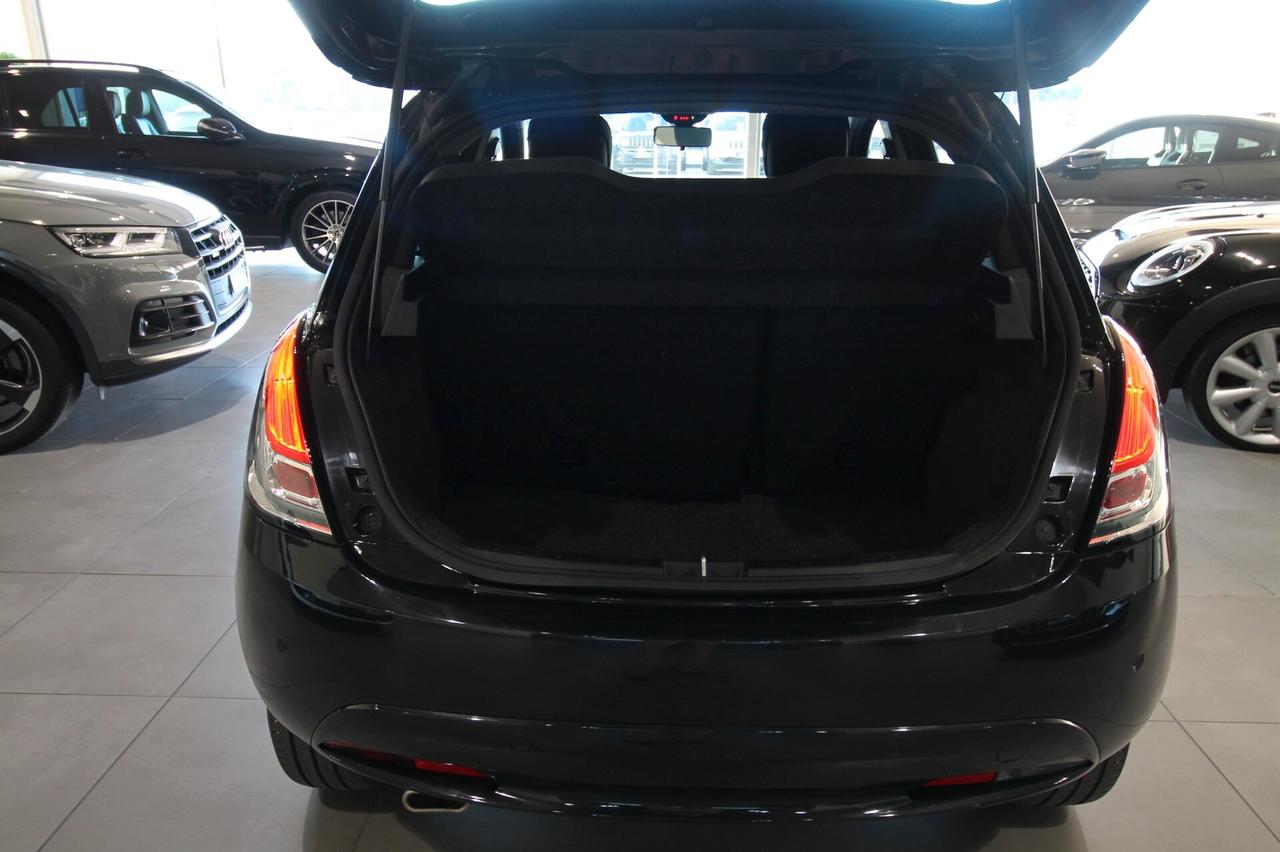 LANCIA YPSILON 1.0 70 CV HYBRID AZIENDALE