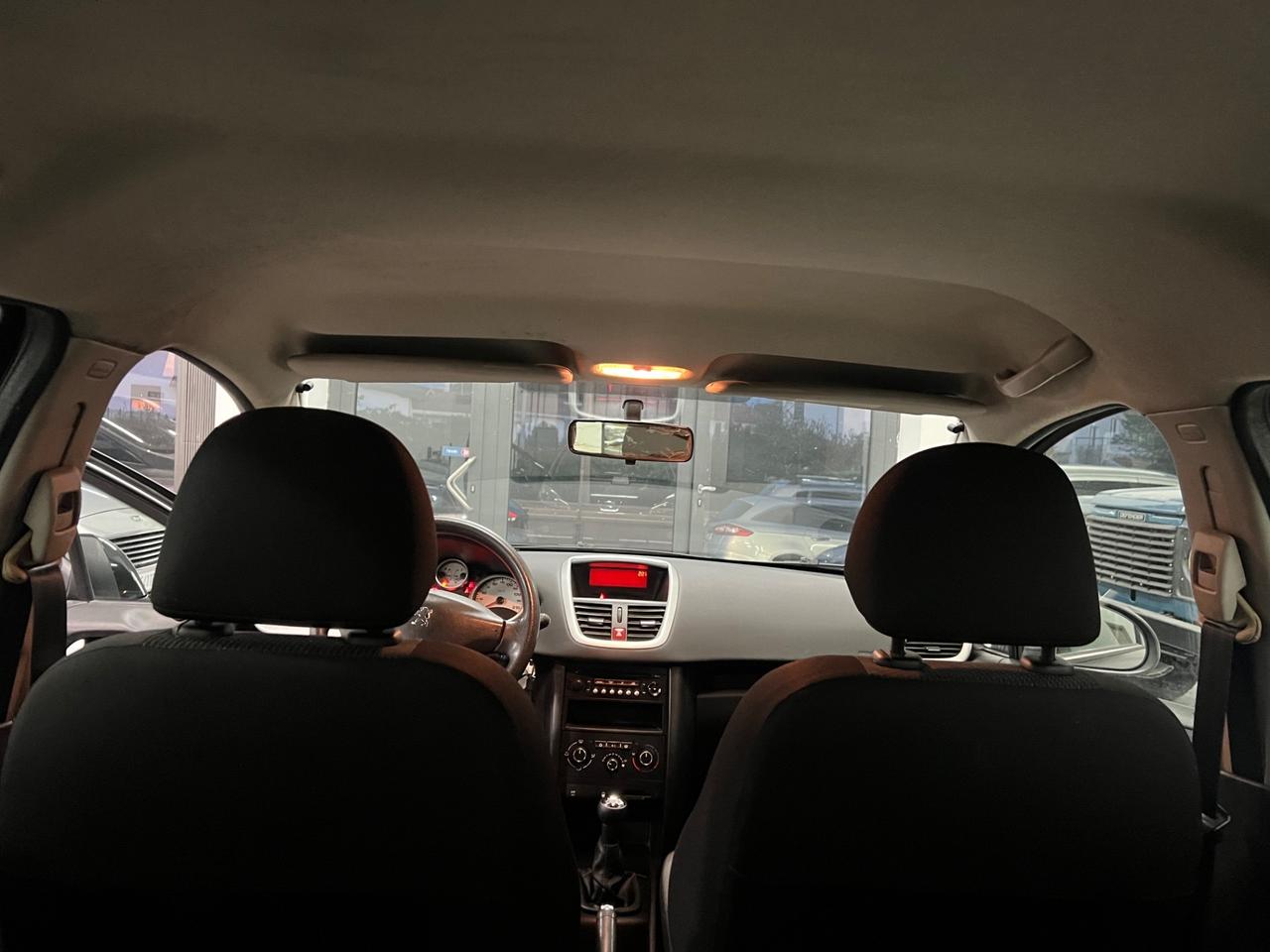 Peugeot 207 1.4 8V 75CV 5p. X Line