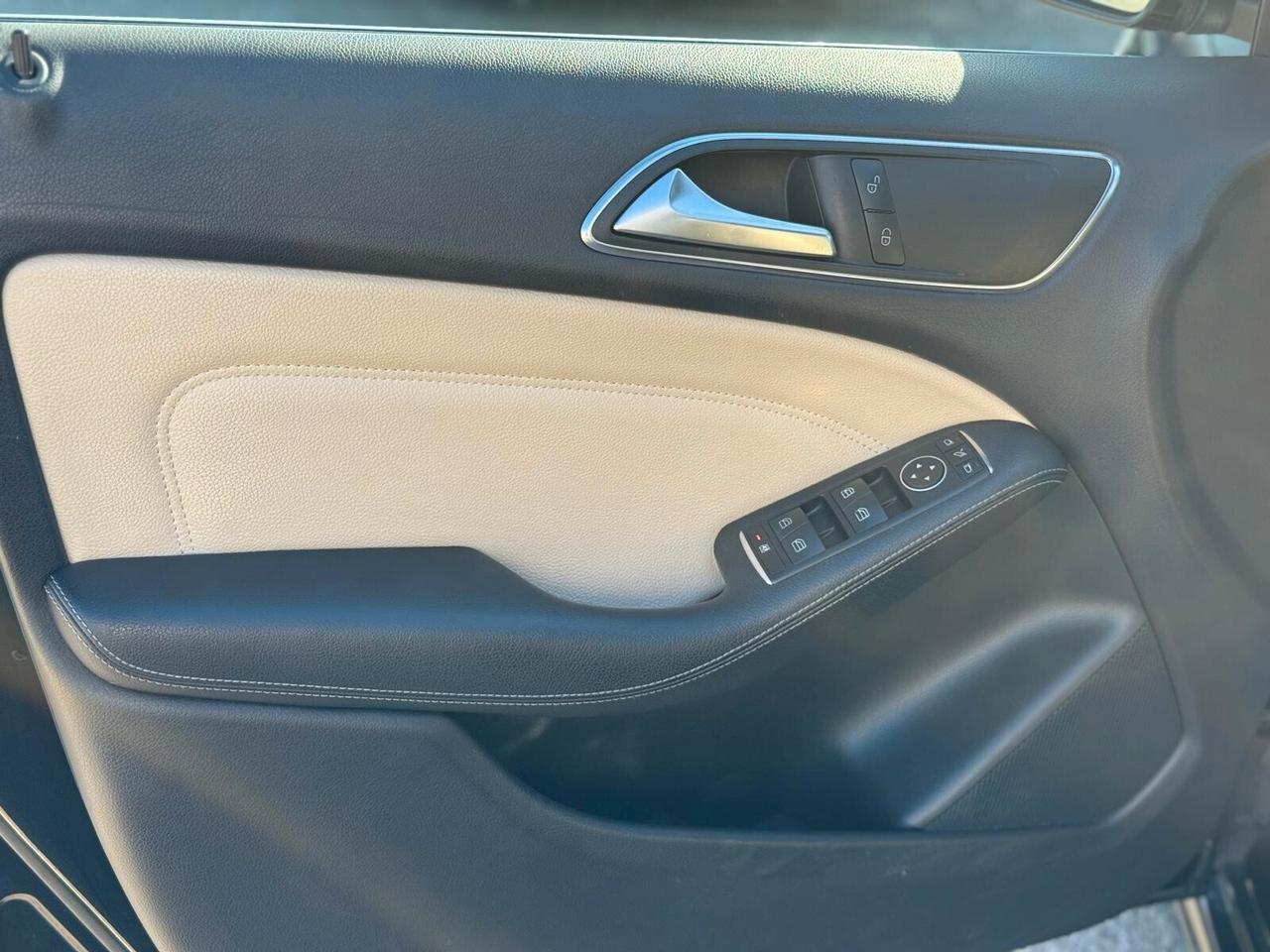 Mercedes-benz B 200 D SPORT LED/PELLE/NAVI AFFARE