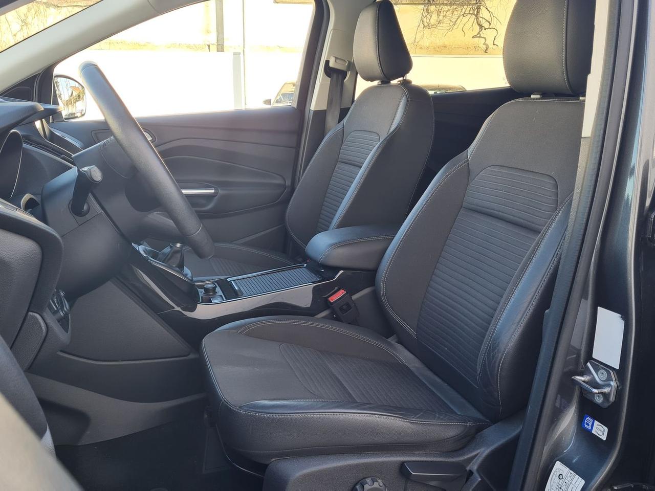 Ford Kuga 1.5 EcoBoost Titanium #9477