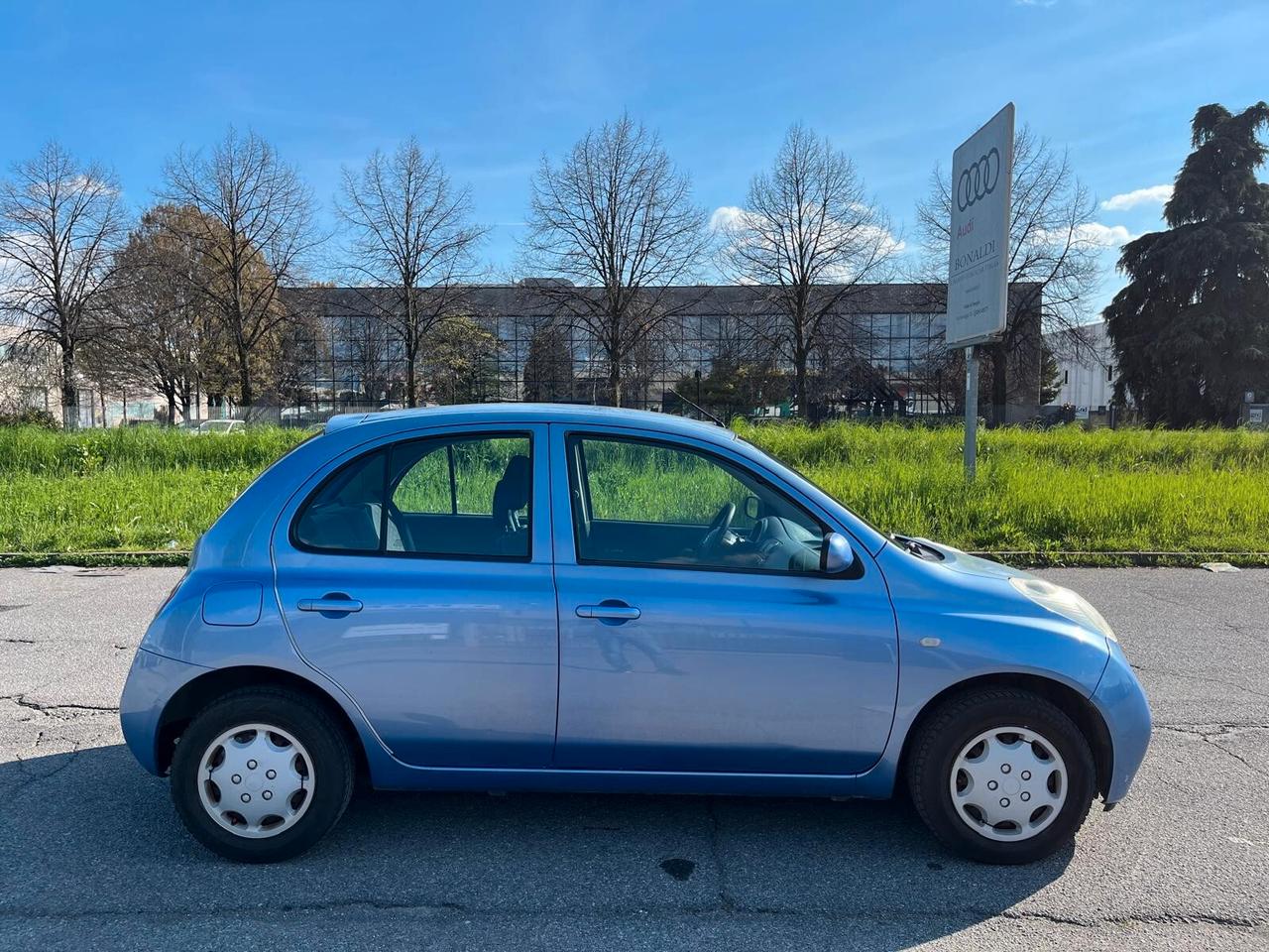 Nissan Micra 1.0 16V 5 porte Visia
