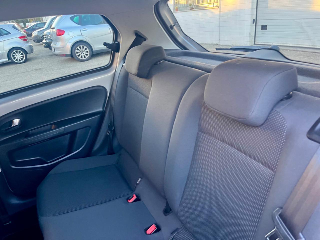 VW Up 1.0benz 2013 153.000km cambio automatico perfetta