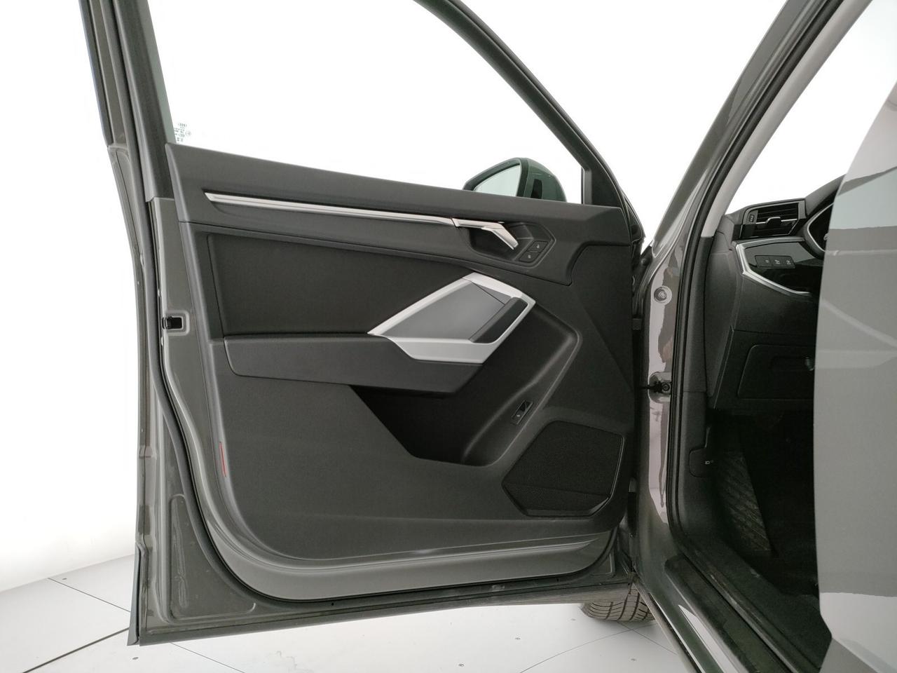 Audi Q3 sportback 35 2.0 tdi business plus s-tronic