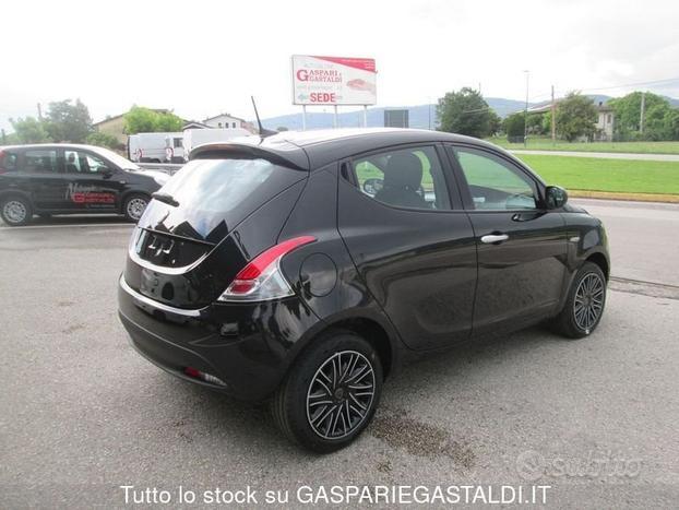 Lancia Ypsilon 1.0 FireFly 5 porte S&S Hybrid Oro