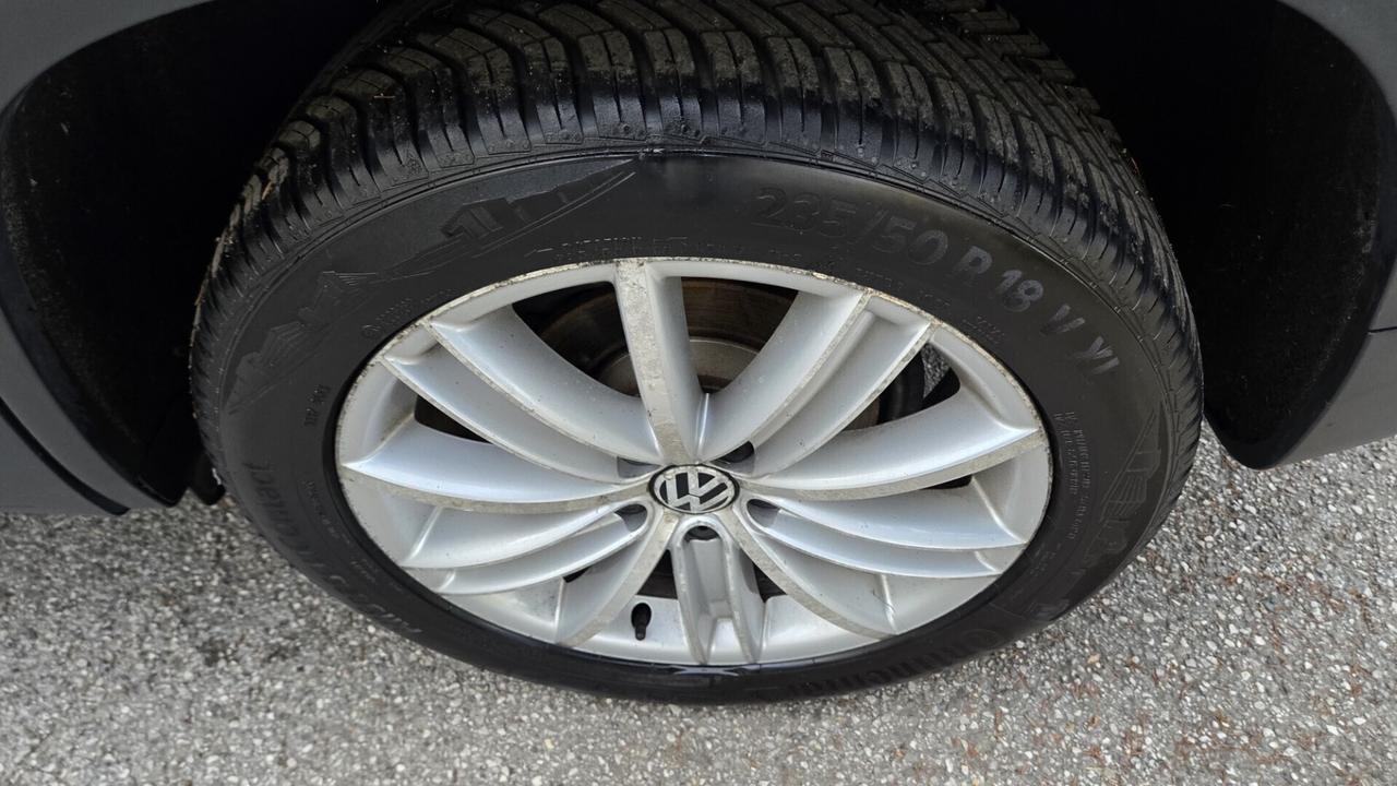 Volkswagen Tiguan 2.0 TDI DPF 4MOTION DSG Sport &