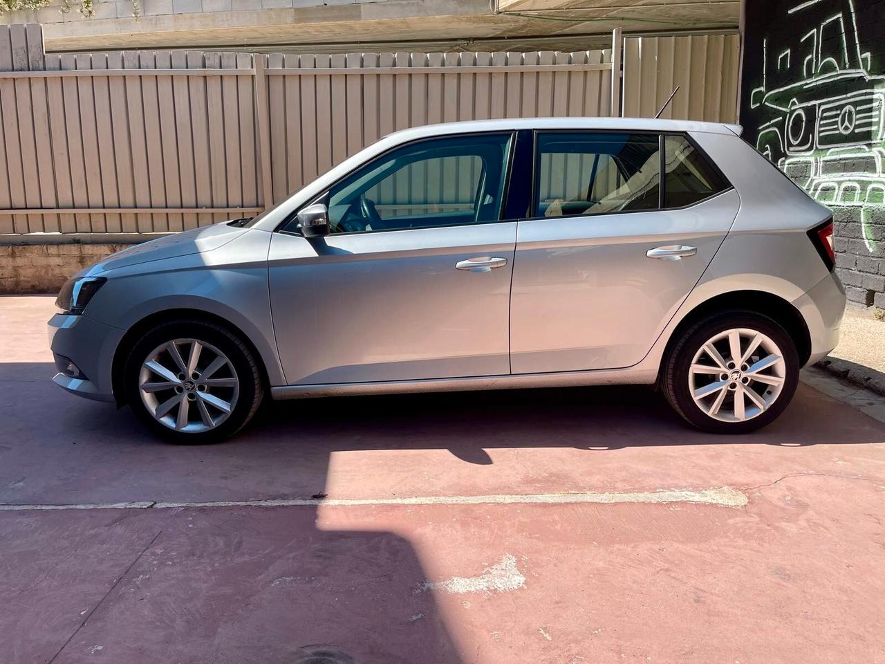 Skoda Fabia 1.0 TSI Color Argento
