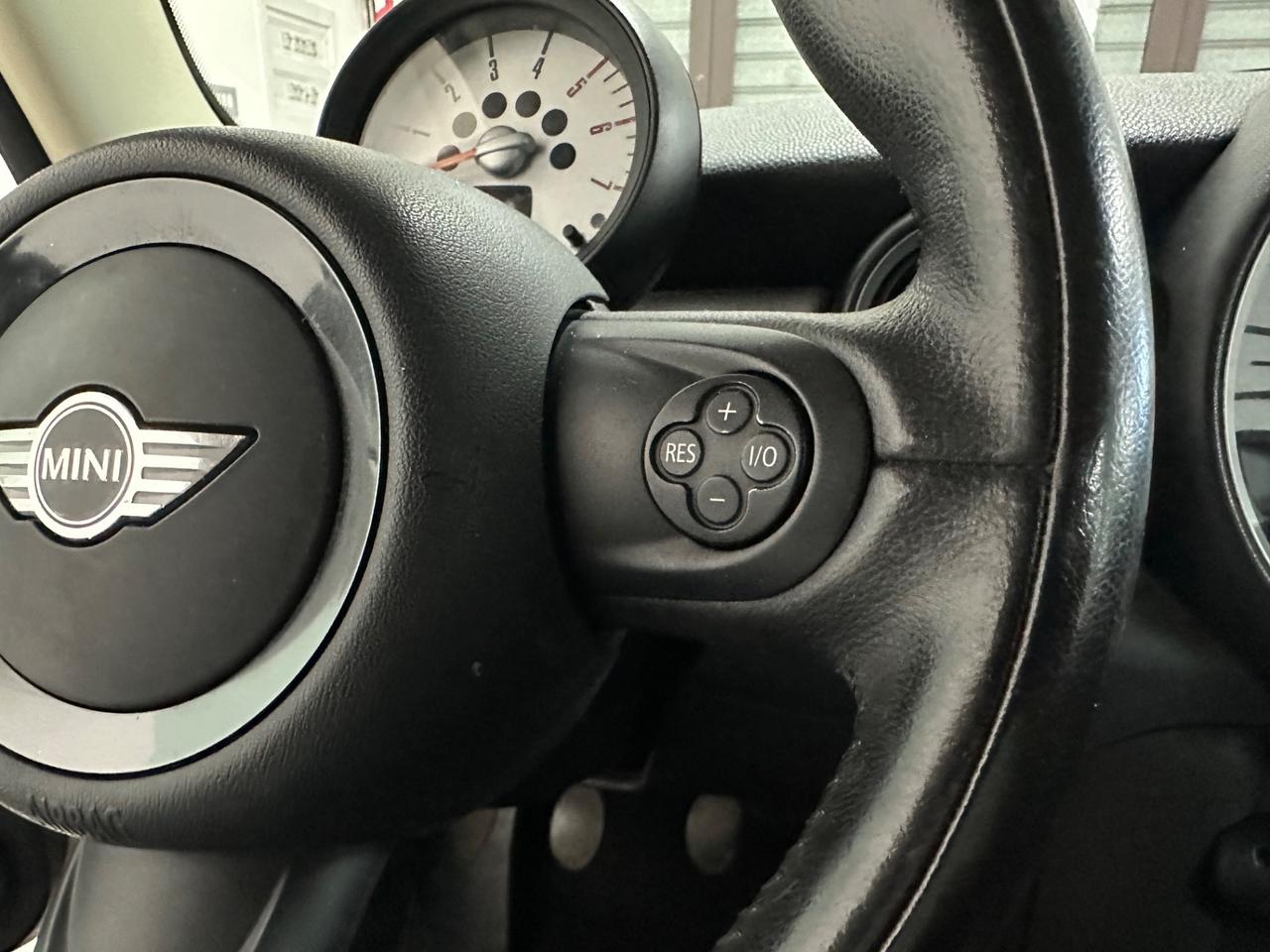 MINI 1.6 (90) One D 2011