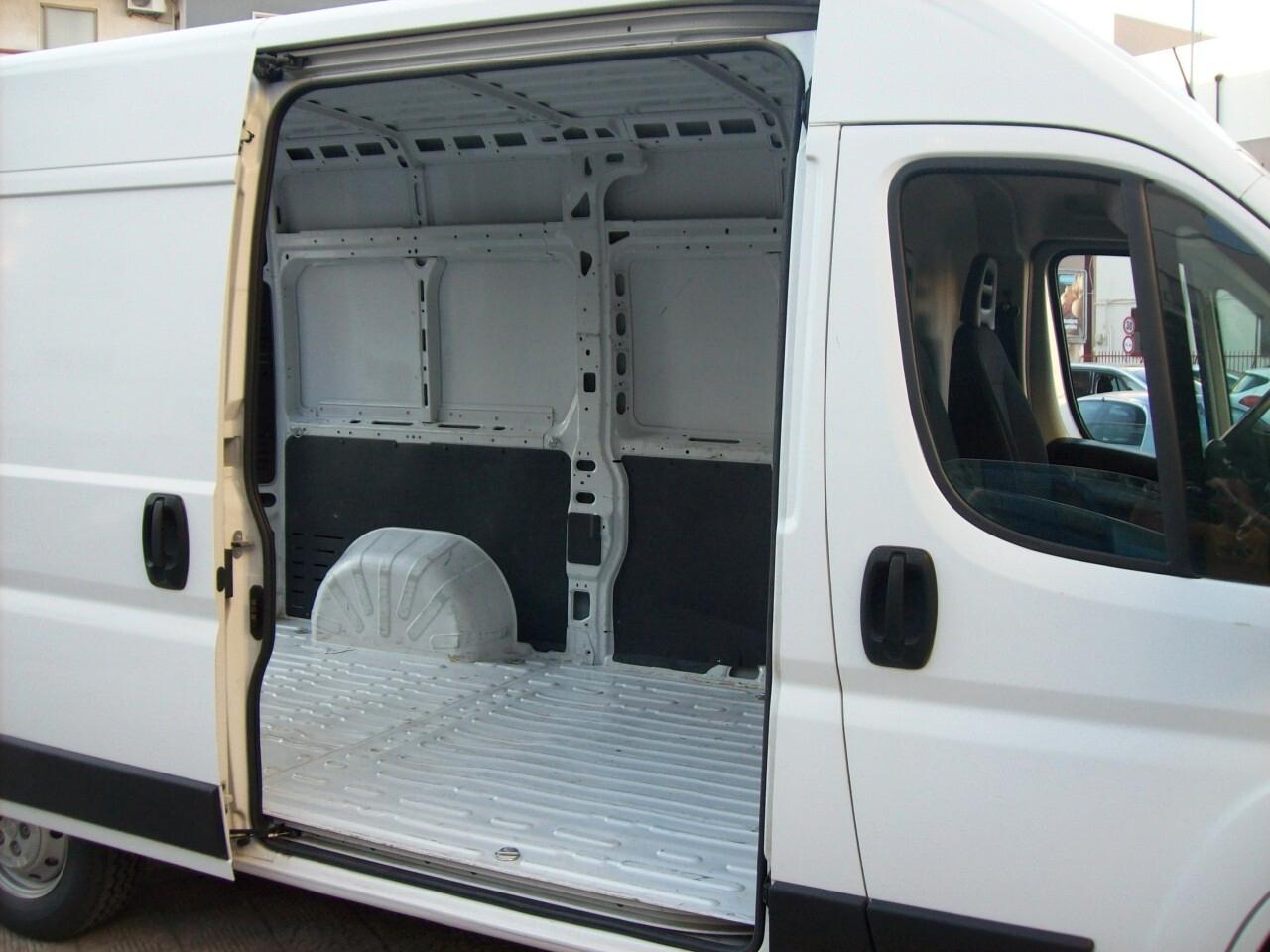 Peugeot Boxer 333 L2H2 2.2 BlueHDi 140CV